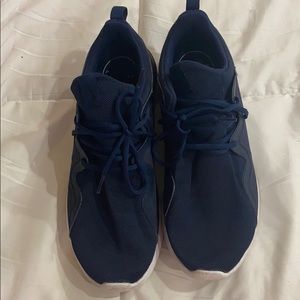 Nike men’s sneakers Size 12  minimal wear,